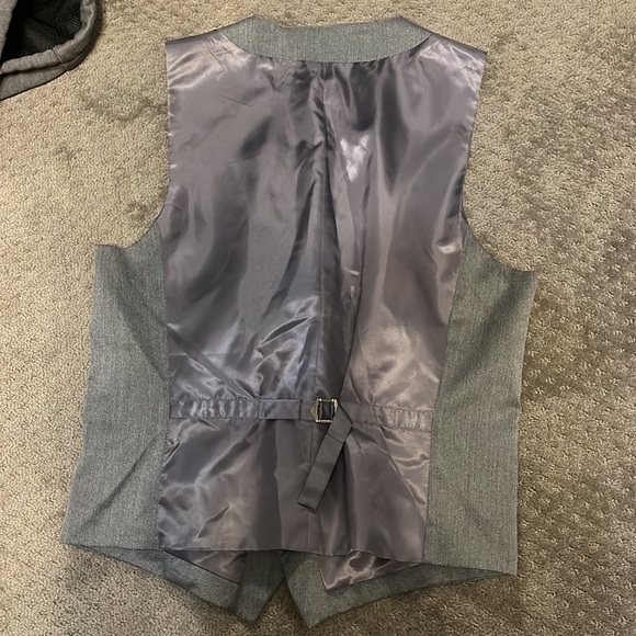 Men’s suit pants and vest set - Picture 2 of 4